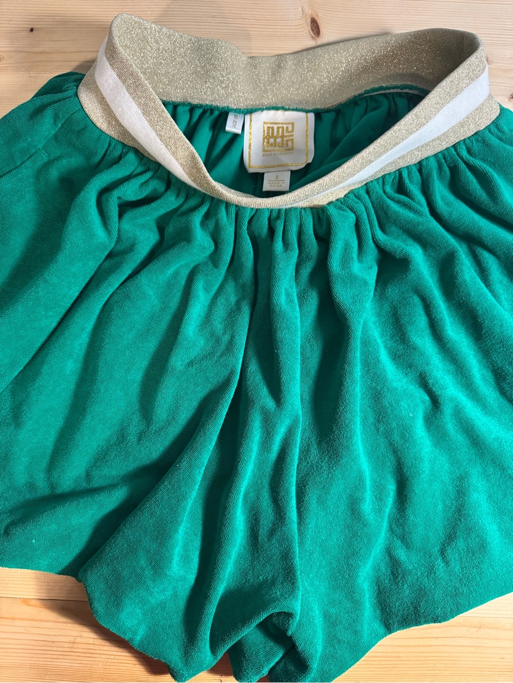 EMILY MCCARTHY Green Elastic Waist Flowy Women's Short/Skirt!